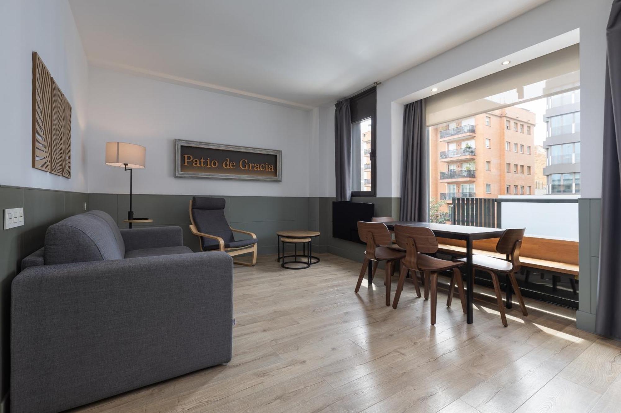 Enjoybcn Patio De Gala Apartment บาร์เซโลนา ภายนอก รูปภาพ